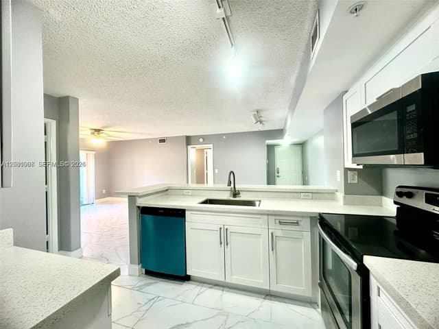 2620 S University Dr # 105, Davie FL 33328 - Davie, FL - Photo 2