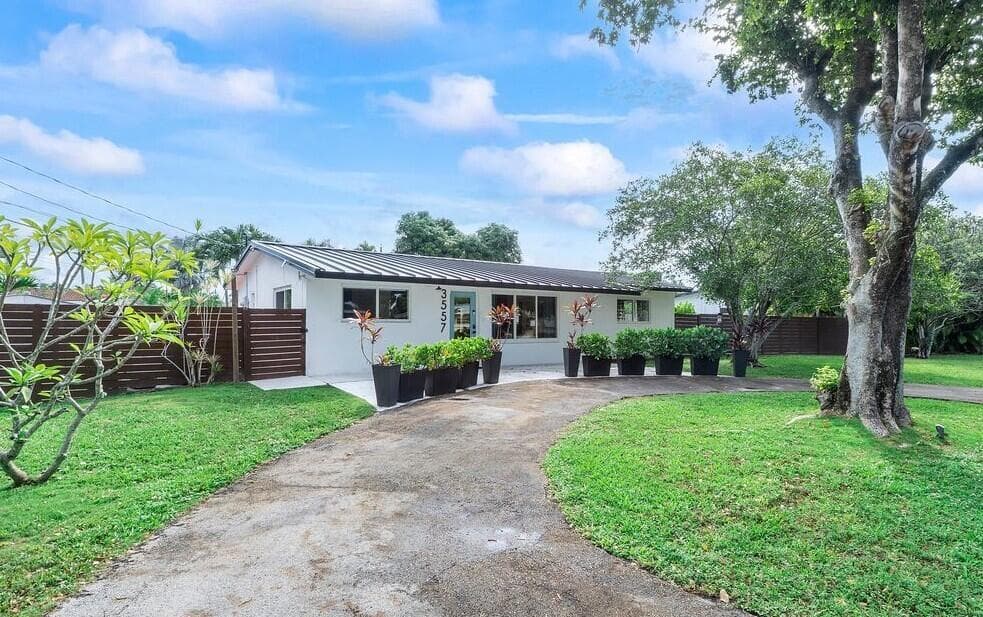 3557 LLOYD Drive, Oakland Park FL 33309 - Oakland Park, FL - Photo 1