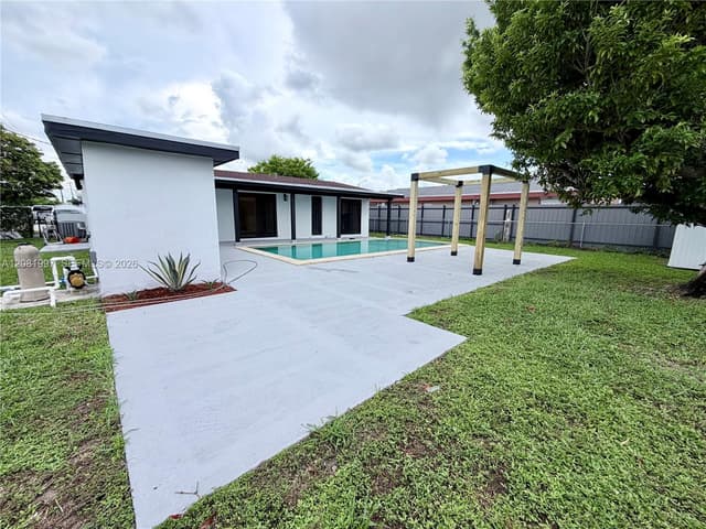 3210 SW 94th Ct, Miami FL 33165 - Miami, FL - Photo 7