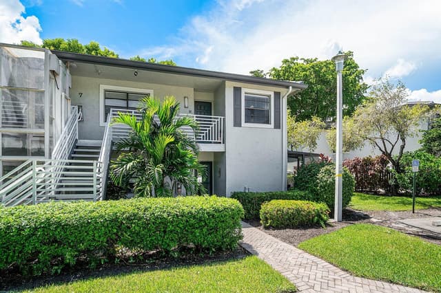 7 SOUTHPORT Lane # H, Boynton Beach FL 33436 - Boynton Beach, FL - Photo 2