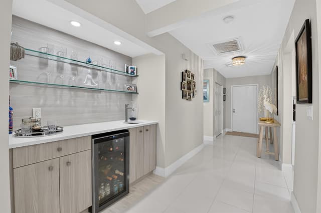 21695 N ARRIBA REAL # 24A, Boca Raton FL 33433 - Boca Raton, FL - Photo 4