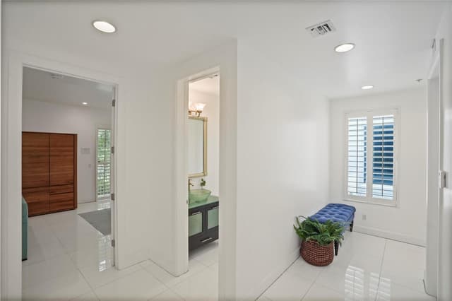 347 Oak Street # B1, Hollywood FL 33019 - Hollywood, FL - Photo 5
