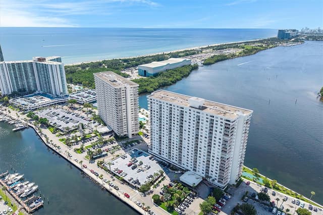 500 Bayview Dr # 1920, Sunny Isles Beach FL 33160 - Sunny Isles Beach, FL - Photo 2