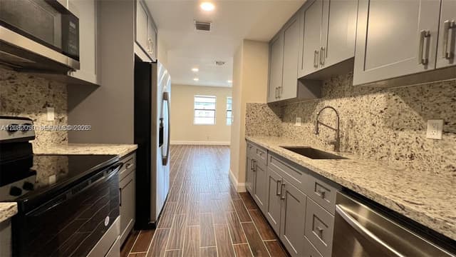 2130 Funston St, Hollywood FL 33020 - Hollywood, FL - Photo 2