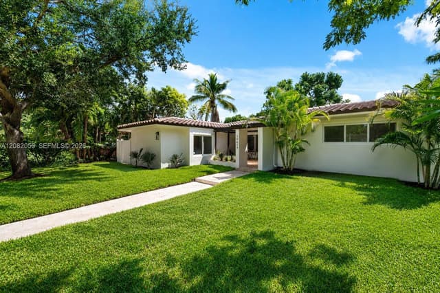 10619 NE 10th Pl, Miami Shores FL 33138 - Miami Shores, FL - Photo 2
