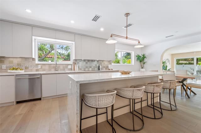 10619 NE 10th Pl, Miami Shores FL 33138 - Miami Shores, FL - Photo 7