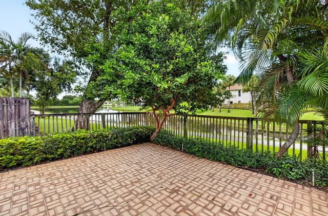 5576 Fox Hollow Drive, Boca Raton FL 33486 - Boca Raton, FL - Photo 4