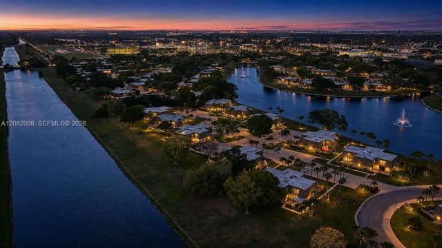 2404 24th Way, West Palm Beach FL 33407 - West Palm Beach, FL - Photo 2