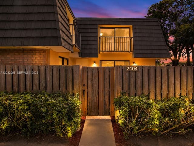 2404 24th Way, West Palm Beach FL 33407 - West Palm Beach, FL - Photo 3