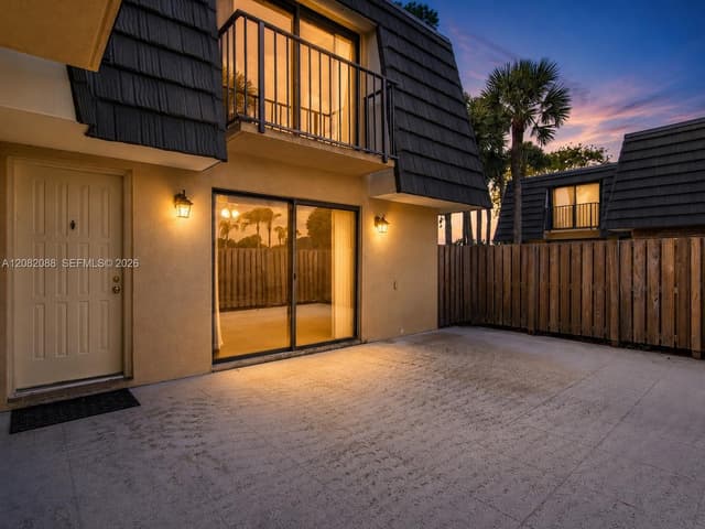 2404 24th Way, West Palm Beach FL 33407 - West Palm Beach, FL - Photo 4