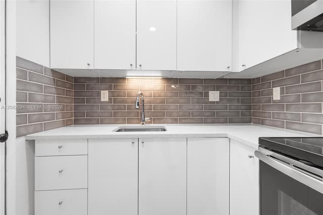 3040 NE 16th Ave # 104, Oakland Park FL 33334 - Oakland Park, FL - Photo 6