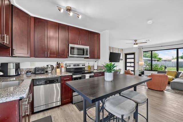 141 NW 19TH Street, Pompano Beach FL 33060 - Pompano Beach, FL - Photo 6
