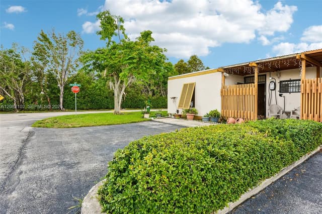 13130 SW 15th Ln, Miami FL 33184 - Miami, FL - Photo 2
