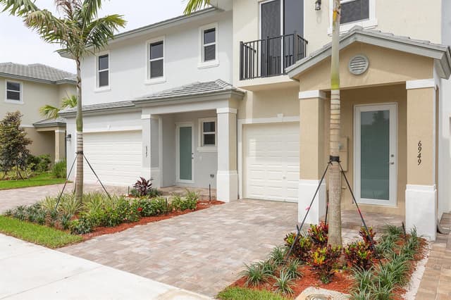 6954 PINES Circle # 51, Coconut Creek FL 33073 - Coconut Creek, FL - Photo 2