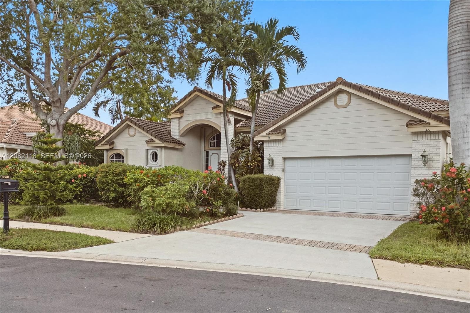 3026 Lakewood Dr, Weston FL 33332 - Weston, FL - Photo 1