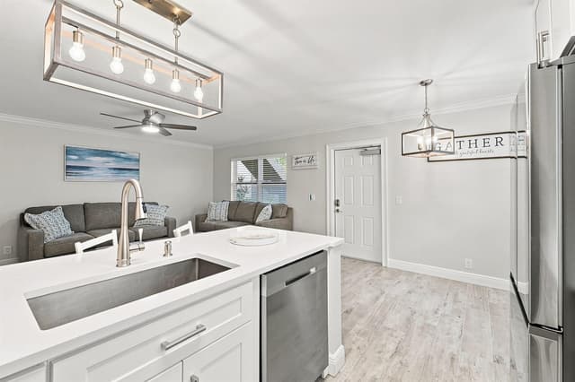 633 Normandy Lane, Delray Beach FL 33484 - Delray Beach, FL - Photo 5