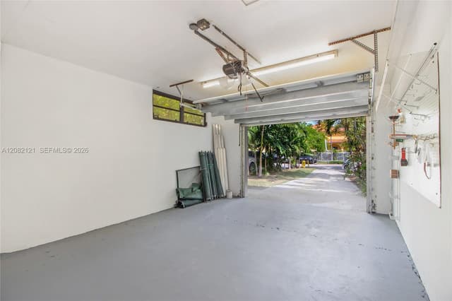 119 Harbor Dr, Key Biscayne FL 33149 - Key Biscayne, FL - Photo 6