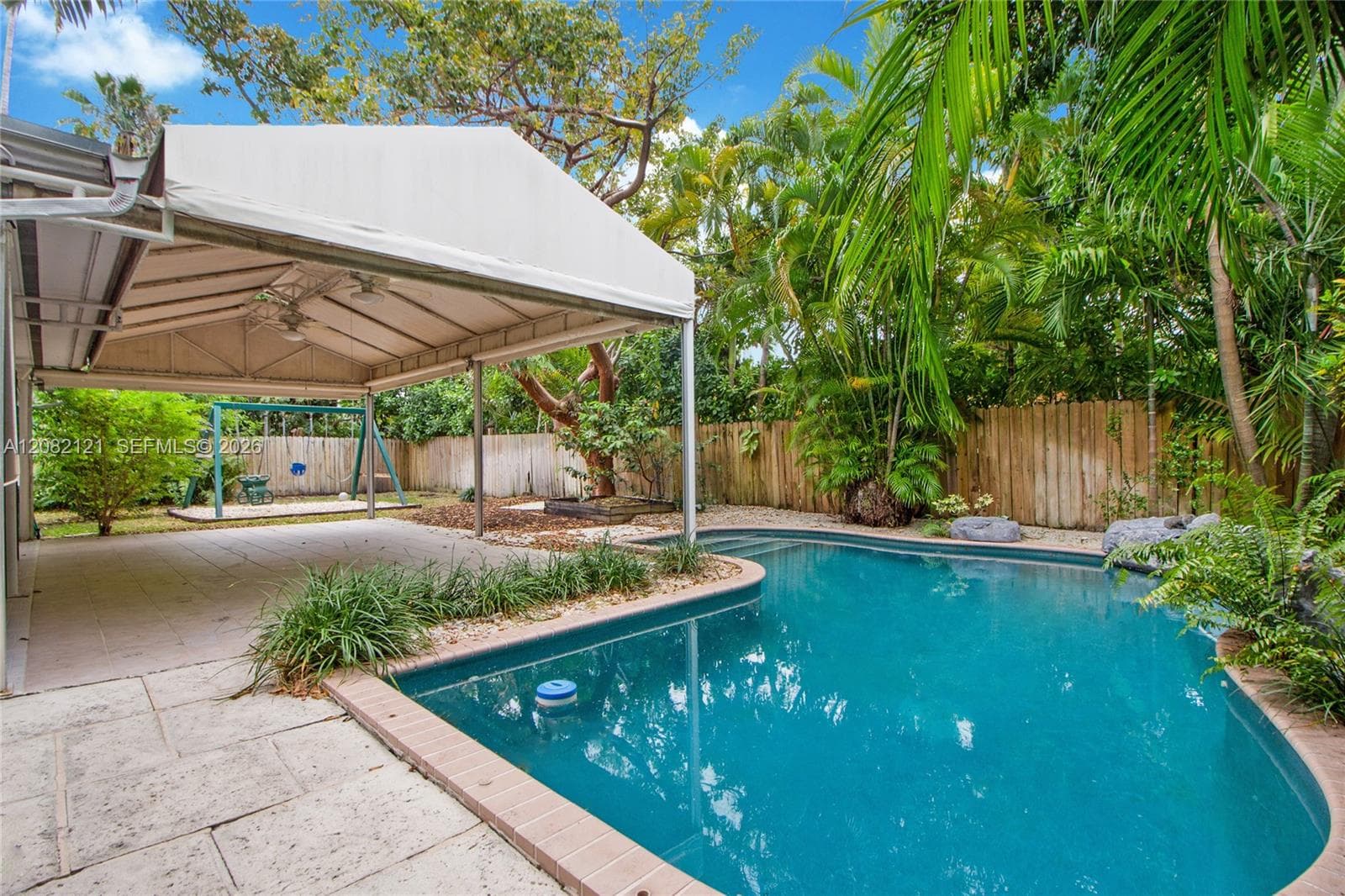 119 Harbor Dr, Key Biscayne FL 33149 - Key Biscayne, FL - Photo 1