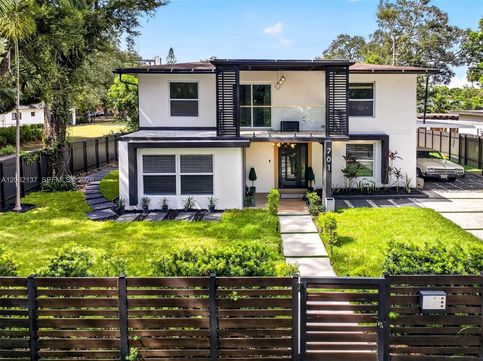 701 NE 164th St, Miami FL 33162 - Miami, FL - Photo 1