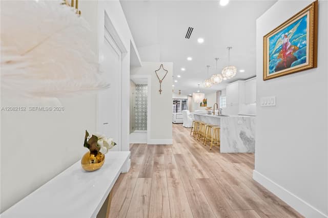 1077 NW 170th Ave, Pembroke Pines FL 33028 - Pembroke Pines, FL - Photo 2