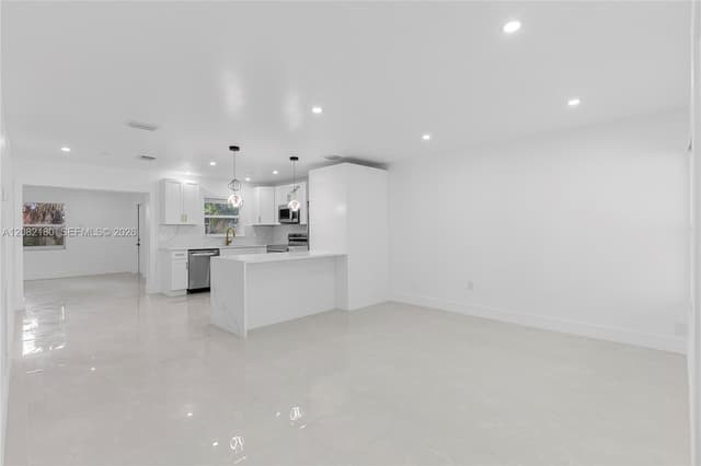 7320 Shalimar St, Miramar FL 33023 - Miramar, FL - Photo 6
