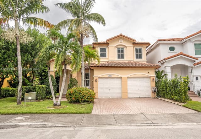 7670 NW 113th Path, Doral FL 33178 - Doral, FL - Photo 5