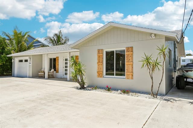 1051 SW 25th Avenue, Boynton Beach FL 33426 - Boynton Beach, FL - Photo 5