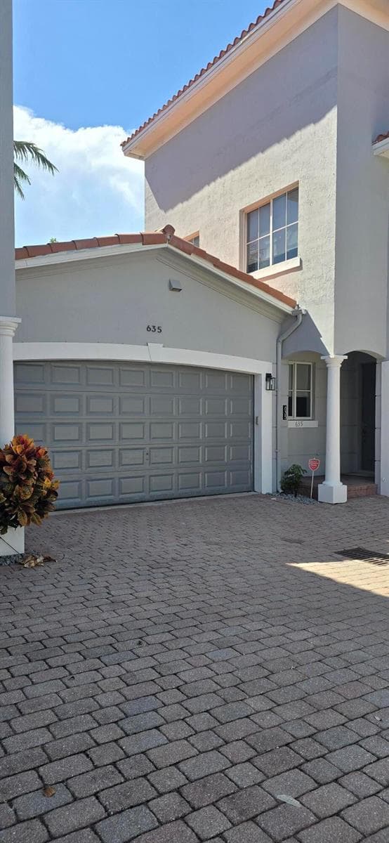 635 NE 11th Avenue, Fort Lauderdale FL 33304 - Fort Lauderdale, FL - Photo 2