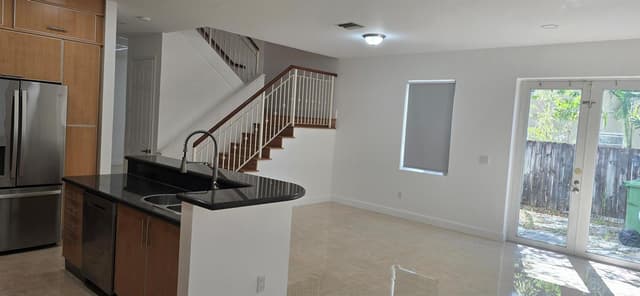 635 NE 11th Avenue, Fort Lauderdale FL 33304 - Fort Lauderdale, FL - Photo 7