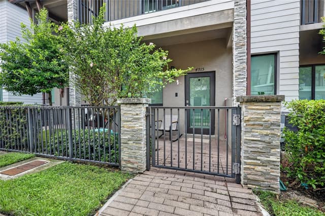 4915 NW 83rd Path # 4915, Doral FL 33166 - Doral, FL - Photo 6