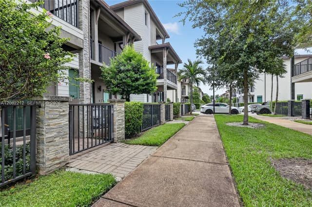 4915 NW 83rd Path # 4915, Doral FL 33166 - Doral, FL - Photo 5