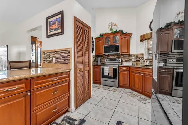 7365 NW 54TH Court, Lauderhill FL 33319 - Lauderhill, FL - Photo 5