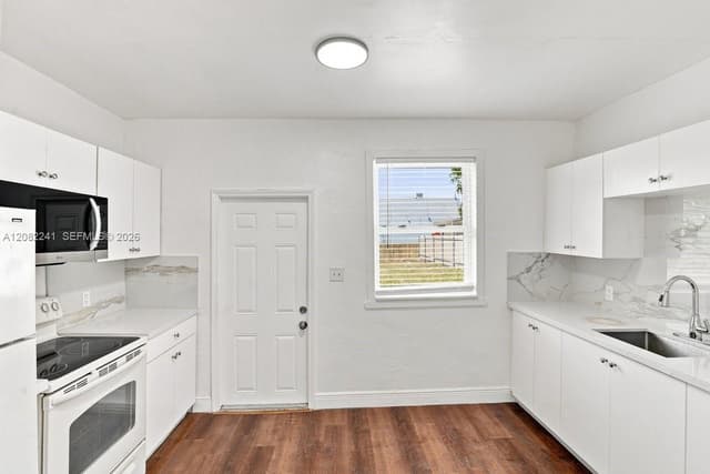 10215 SW 184th St, Cutler Bay FL 33157 - Cutler Bay, FL - Photo 4
