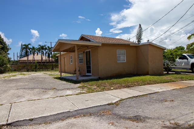 242 SW 7TH Court, Deerfield Beach FL 33441 - Deerfield Beach, FL - Photo 3