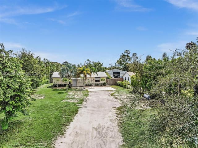 5088 2nd Rd, Lake Worth FL 33467 - Lake Worth, FL - Photo 2
