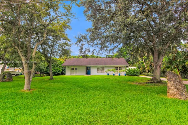 17110 SW 64th Ct, Southwest Ranches FL 33331 - Southwest Ranches, FL - Photo 2