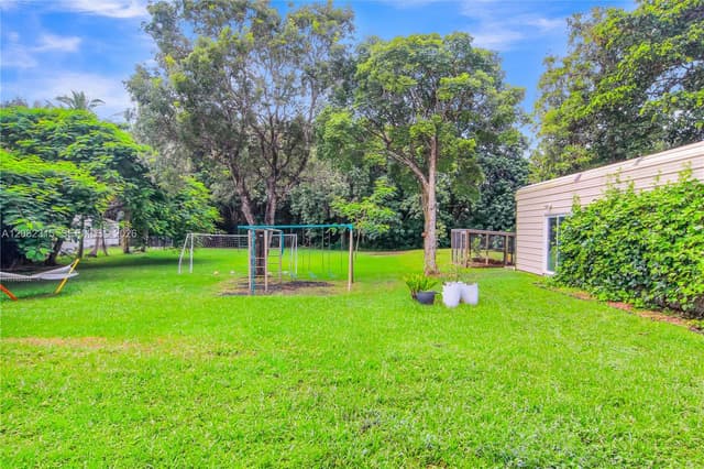 17110 SW 64th Ct, Southwest Ranches FL 33331 - Southwest Ranches, FL - Photo 3