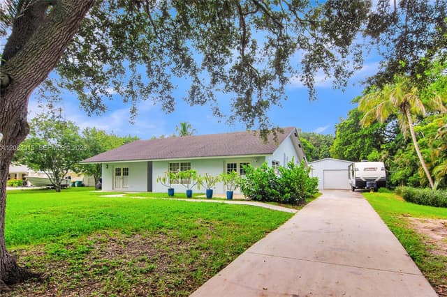 17110 SW 64th Ct, Southwest Ranches FL 33331 - Southwest Ranches, FL - Photo 4