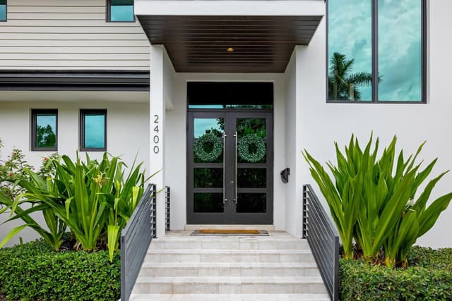 2400 NE 27th Avenue, Fort Lauderdale FL 33305 - Fort Lauderdale, FL - Photo 3