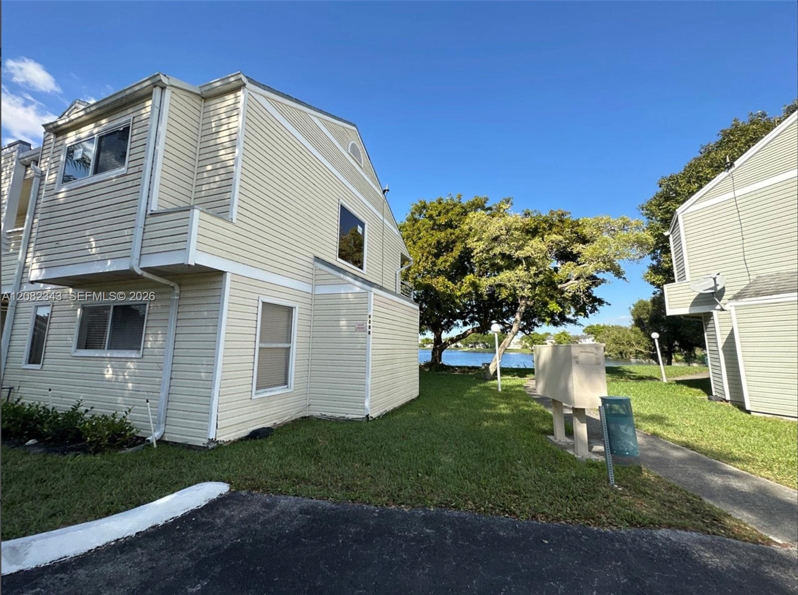 3405 NW 44th St # 204, Oakland Park FL 33309