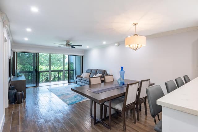 2500 PRESIDENTIAL Way # 304, West Palm Beach FL 33401 - West Palm Beach, FL - Photo 2
