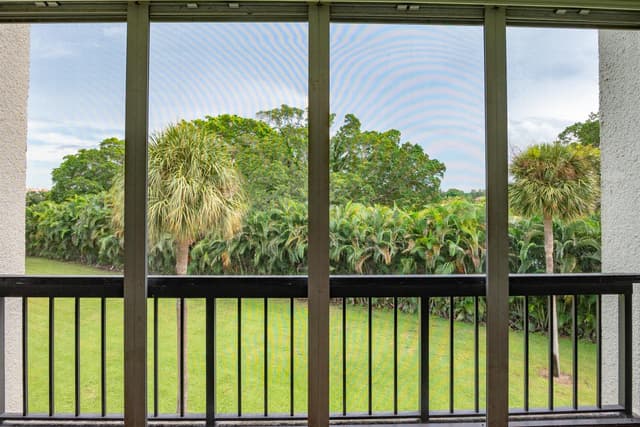 2500 PRESIDENTIAL Way # 304, West Palm Beach FL 33401 - West Palm Beach, FL - Photo 7