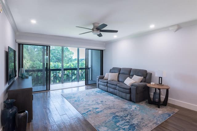 2500 PRESIDENTIAL Way # 304, West Palm Beach FL 33401 - West Palm Beach, FL - Photo 4