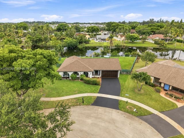 8656 SW 50th St, Cooper City FL 33328 - Cooper City, FL - Photo 2