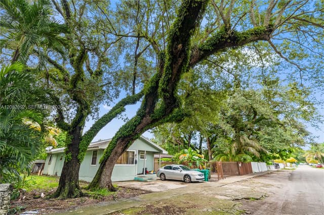 1885 NW 113th Ter, Miami FL 33167 - Miami, FL - Photo 4