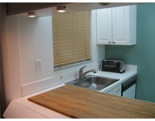 2400 NE 10th Street NE # 305, Pompano Beach FL 33062 - Pompano Beach, FL - Photo 2