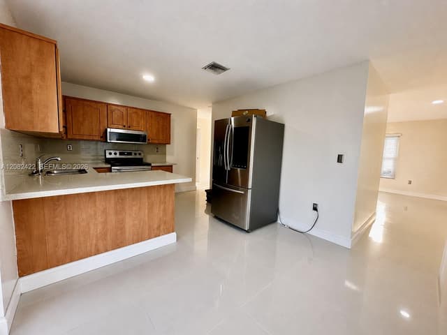 18155 SW 105th Ave, Miami FL 33157 - Miami, FL - Photo 4