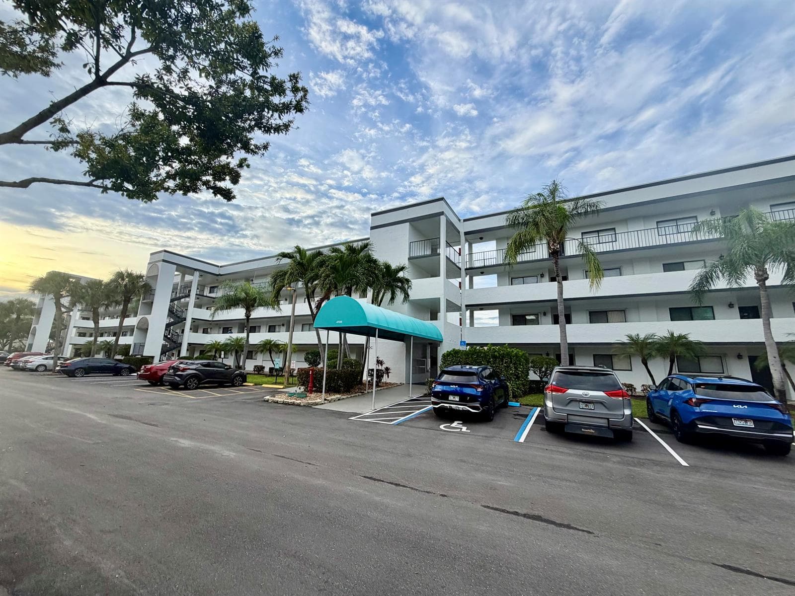 4725 LUCERNE LAKES E # 214, Lake Worth FL 33467 - Lake Worth, FL - Photo 1