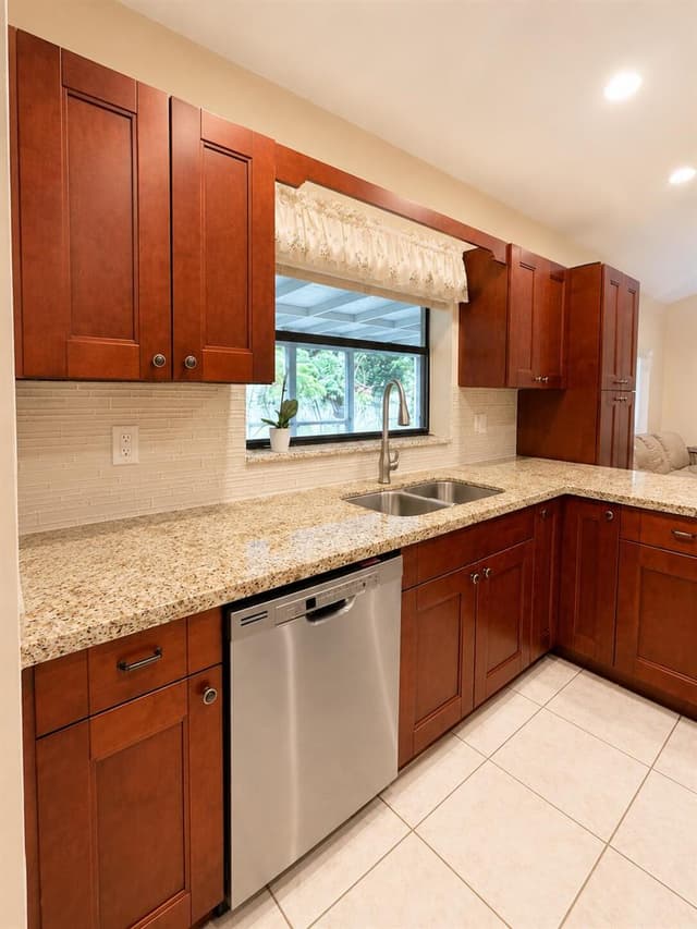 1412 SW 75TH Avenue, North Lauderdale FL 33068 - North Lauderdale, FL - Photo 6