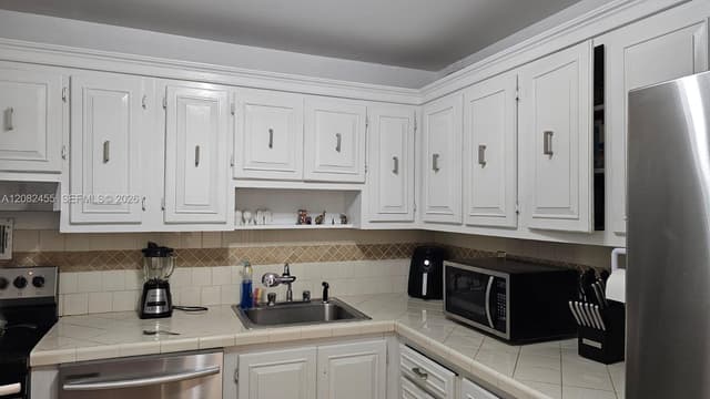 2450 NE 135th St # 102, North Miami FL 33181 - North Miami, FL - Photo 7